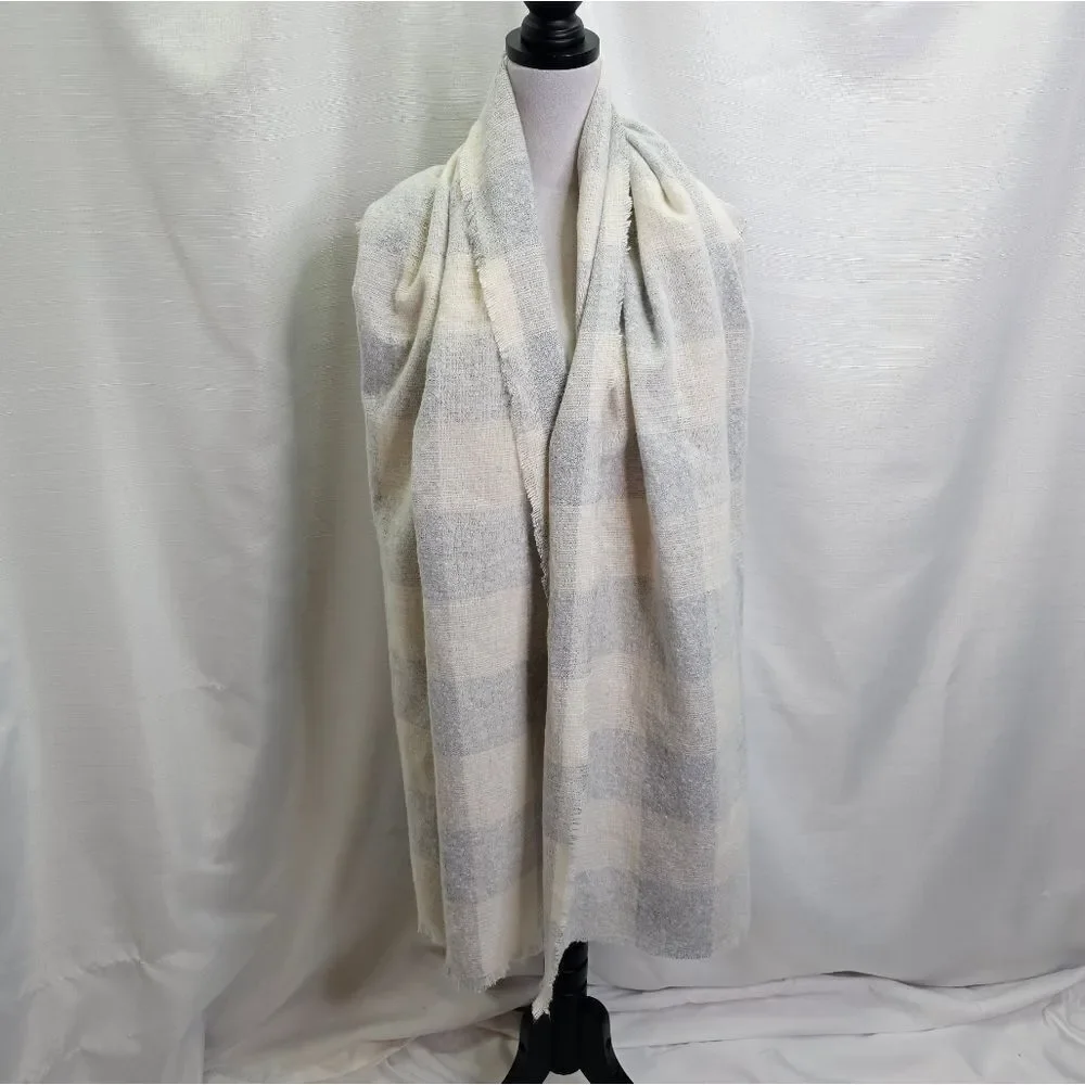 Old Navy Gray and Cream Plaid Winter Scarf